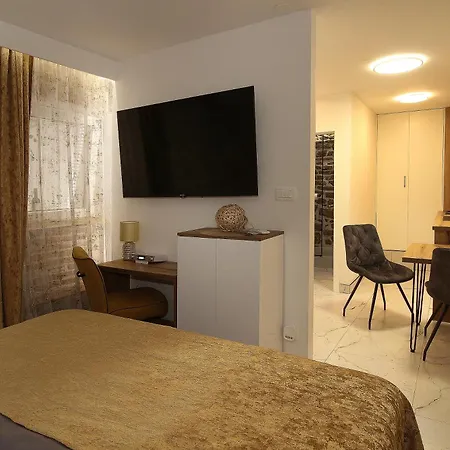 Apartment Mozzira In Center - Free Breakfast Zadar