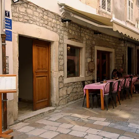 Mozzira In Center - Free Breakfast Apartment Zadar